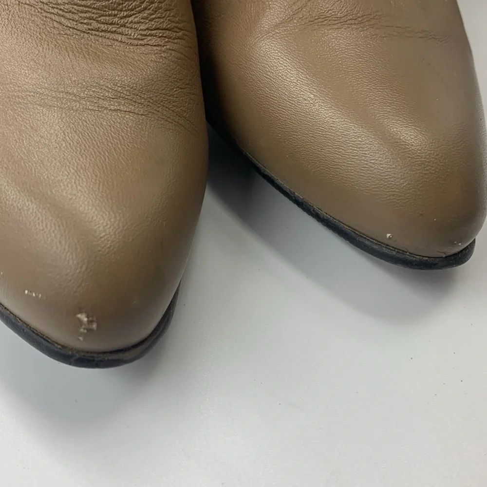Heeled leather boots. - Picture 6 of 6